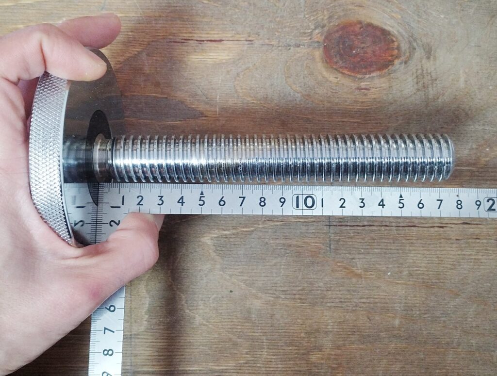 「Eisenlink 可変式スクエアダンベル」用、別売りのロングボルトのネジ部分の長さは、約173mmです。