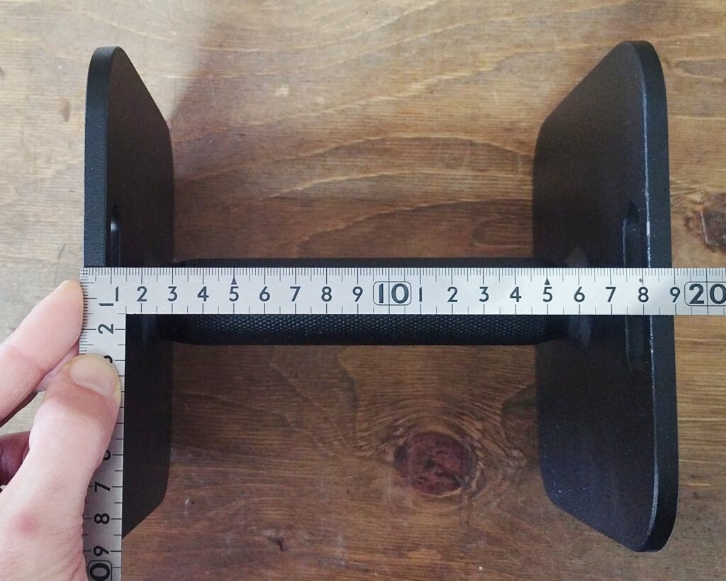 「Eisenlink 可変式スクエアダンベル 36kgセット」のダンベル本体(以下、ハンドル)部分の長さは、約190mmです。